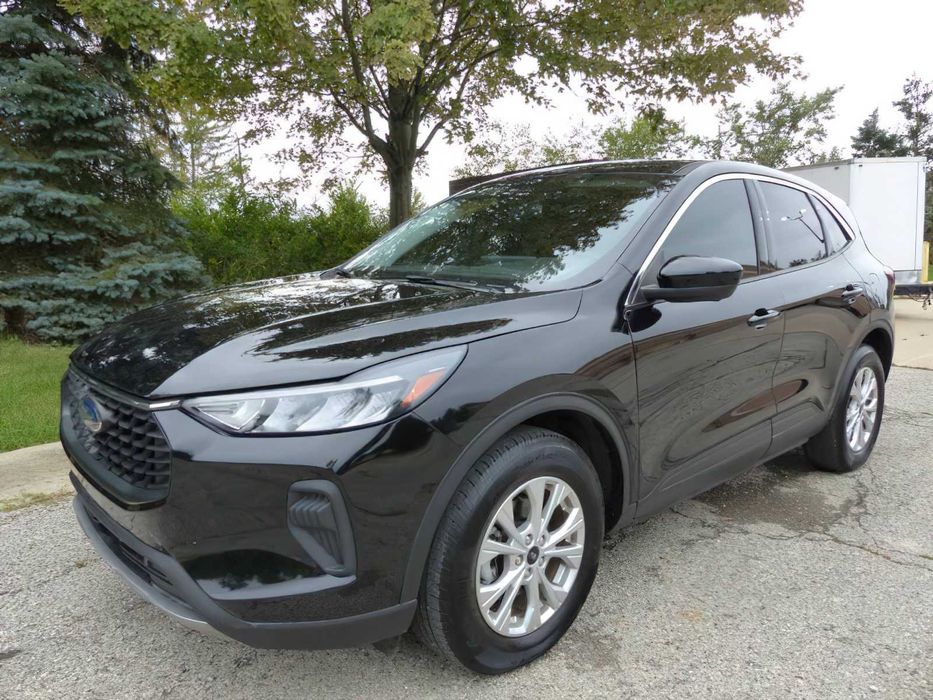 Ford Escape      2024