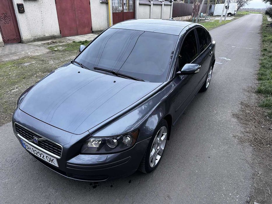 Volvo S40 в отличном состоянии (1,6 бензин, 2006 год)