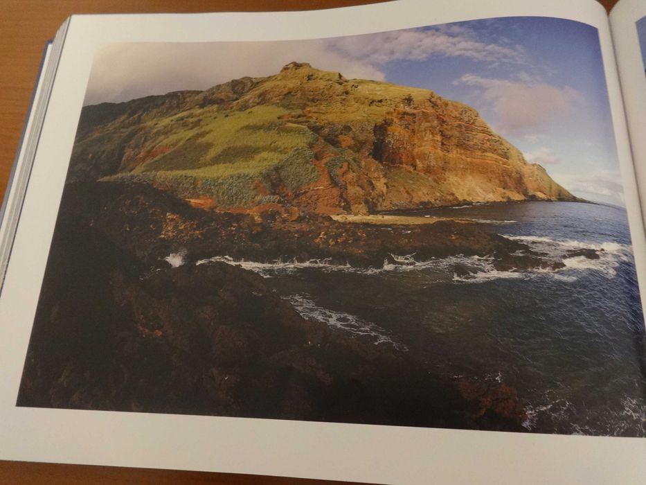 Livro "Açores – O Poema da Luz”