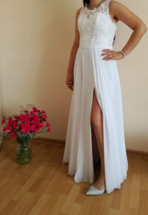 Suknia ślubna skromna a efektowna