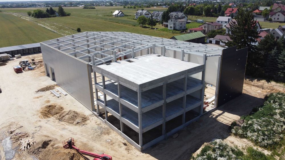 Budowa hali 5000m2 z biurowcem 675m2