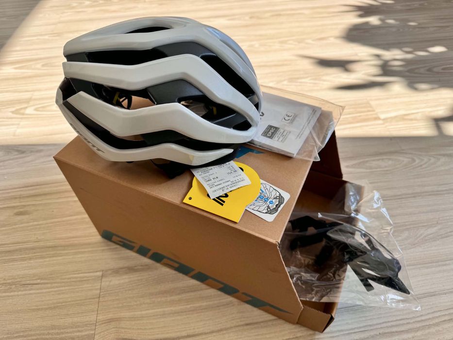 Sprzedam kask rowerowy Giant Live