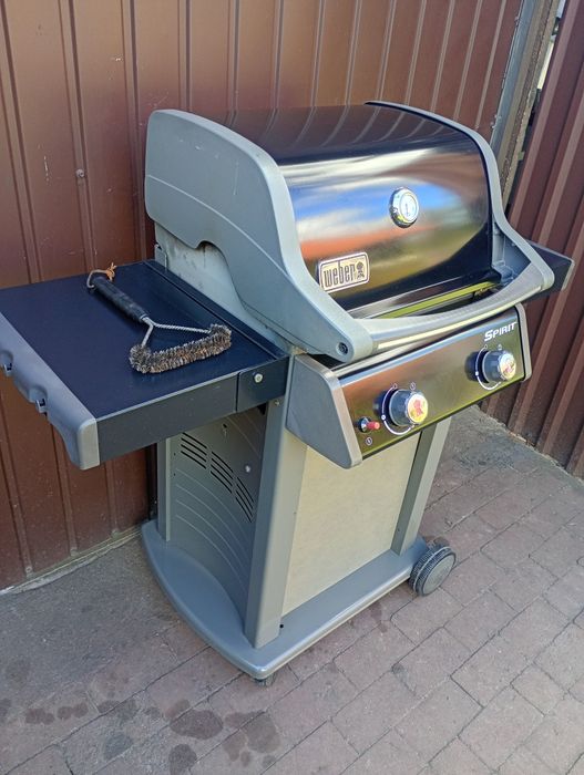 Duży grill gazowy