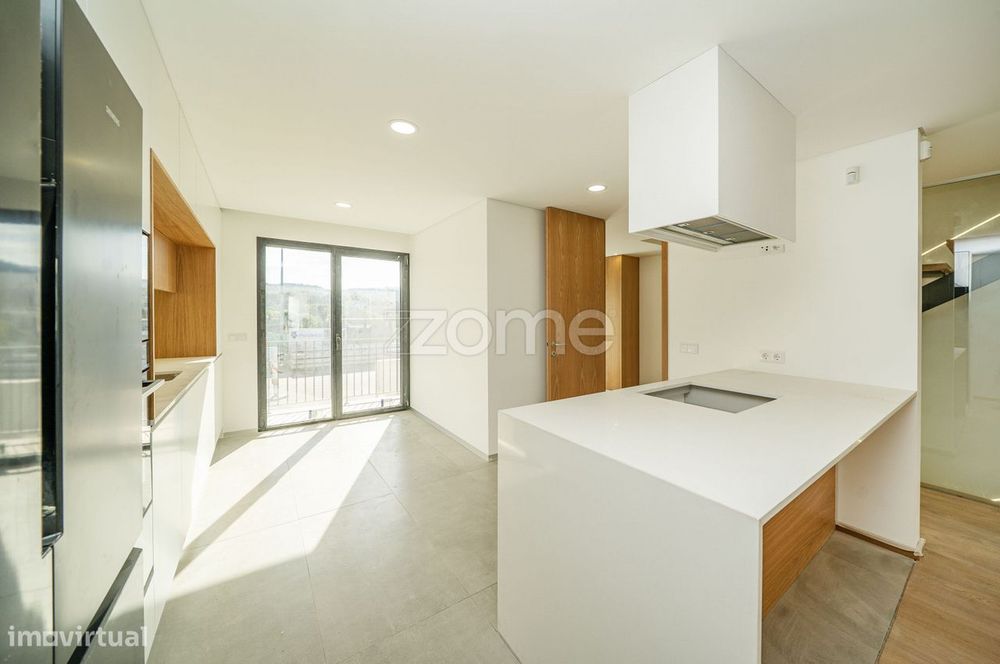 Moradia Gaveto T3 | Construção | Frossos-Braga | Amplo Espaço Exter...