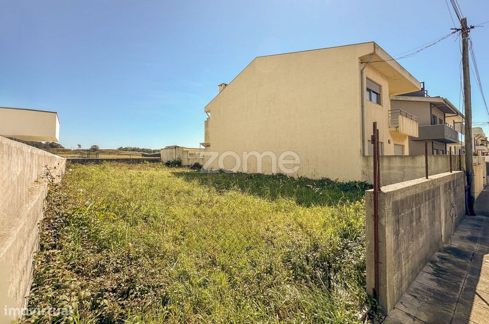Terreno urbano em loteamento junto à Praia da Memória