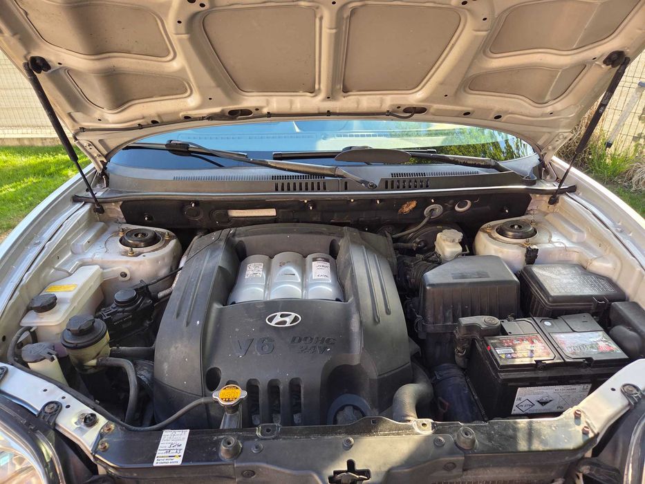 Hyundai Santa Fe 4x4 2.7 V6 automat