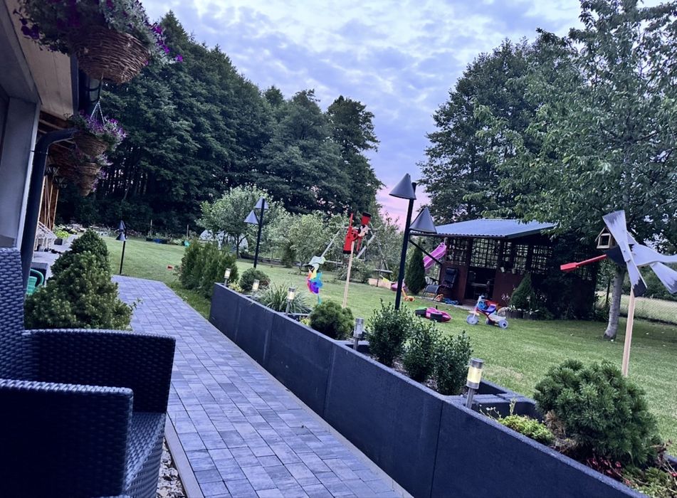 Sprzedam dzialke z dwoma domami