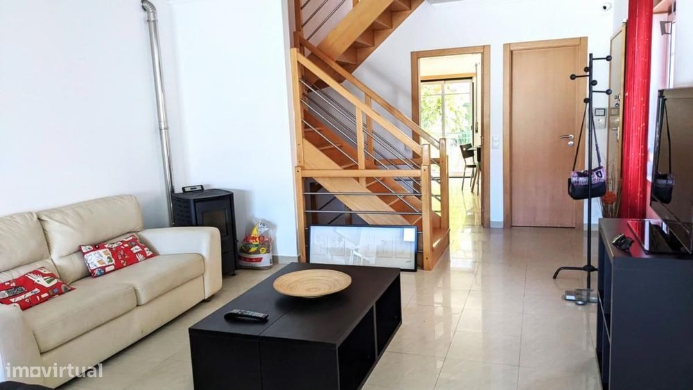 Quarto - localizado em Carcavelos Lisbon