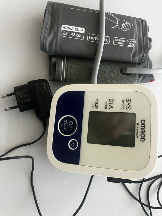 Тонометр автоматический Omron M2 Compact.
