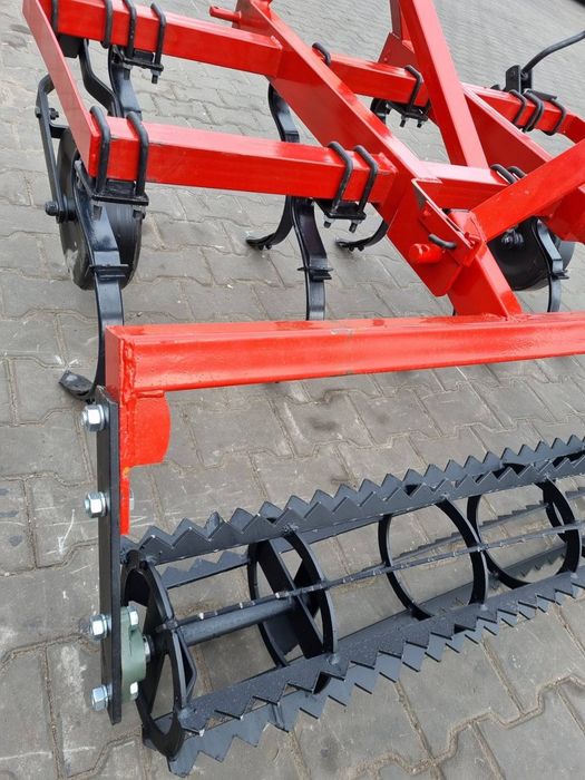 Культиватор суцільного обробітку ( польський культиватор Bomet Бомет )