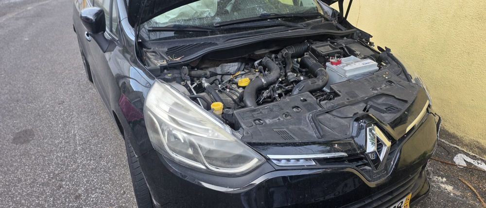 Renault Clio  4  /2014 sinistrado