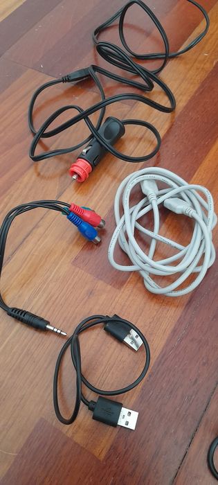 Varios cabos usb e outros cabos