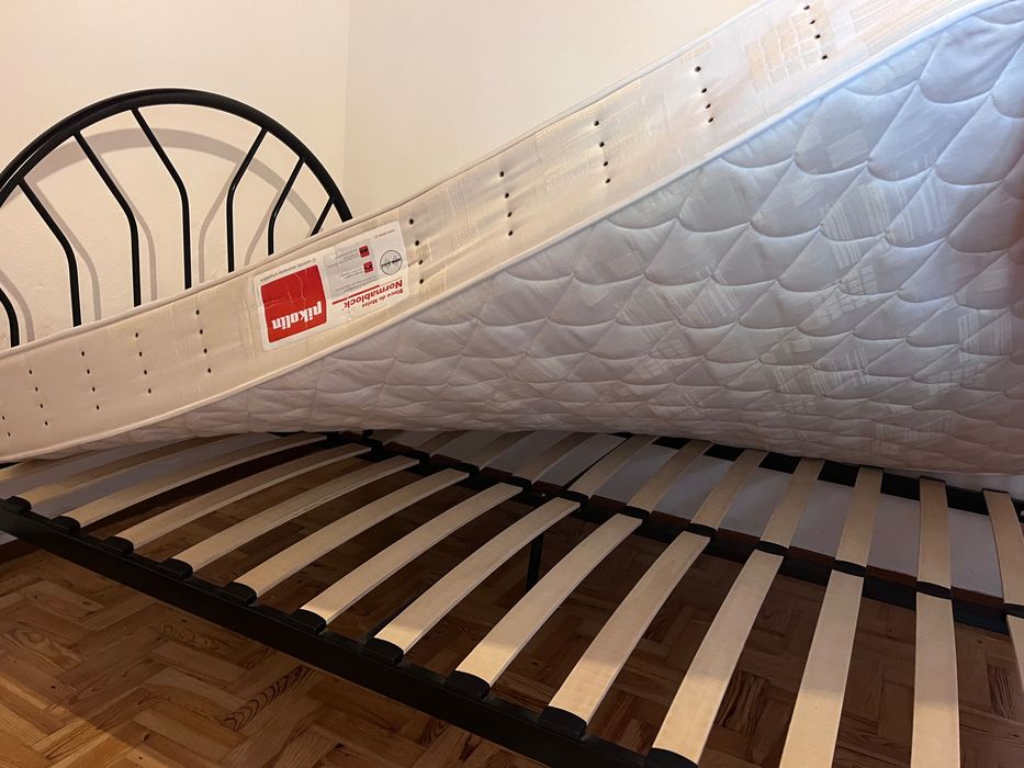 Cama casal com colchão
