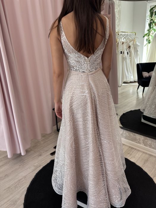 Piekna, nowa zjawiskowa suknia slubna