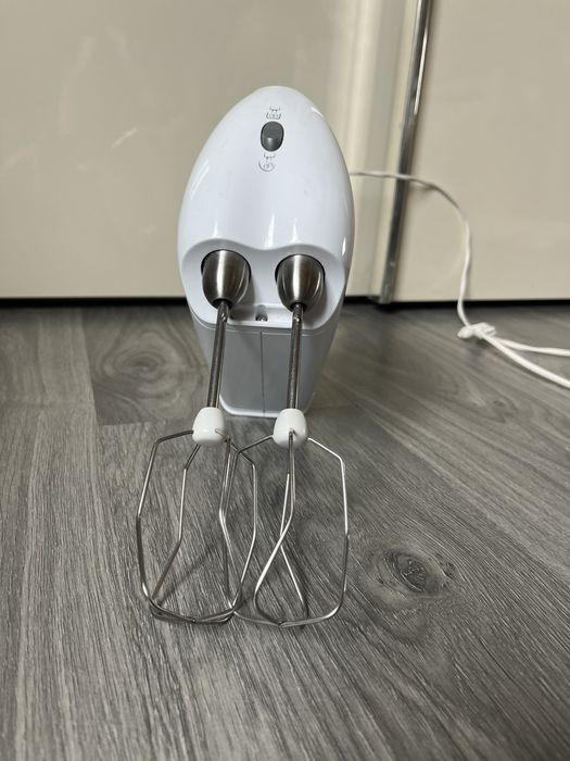 Кухонний міксер Philips HP. 1570/71