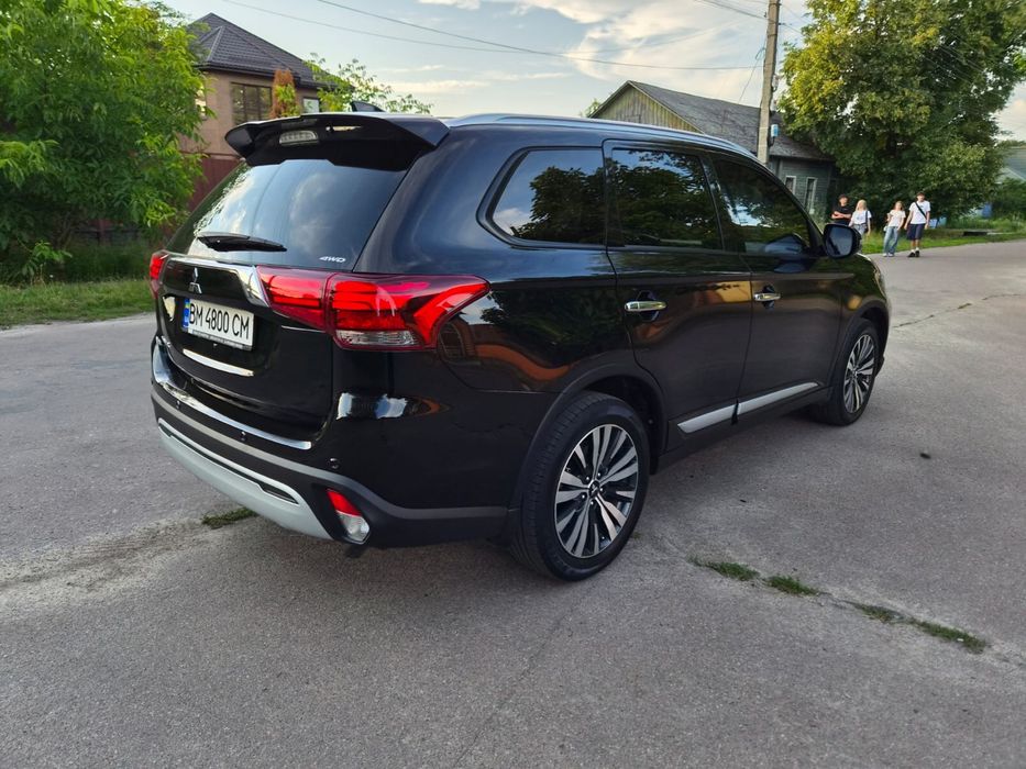 Mitsubishi Outlander  Мітсубісі Аутлендер