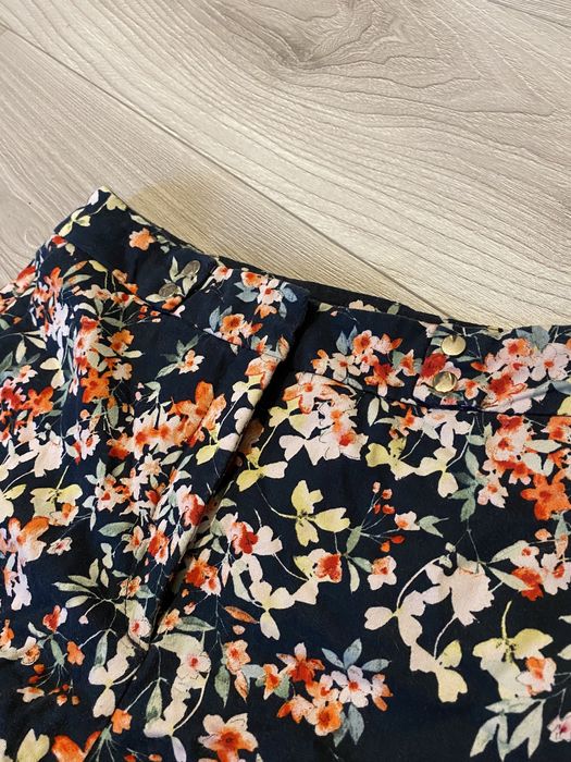 Szorty z wysokim stanem