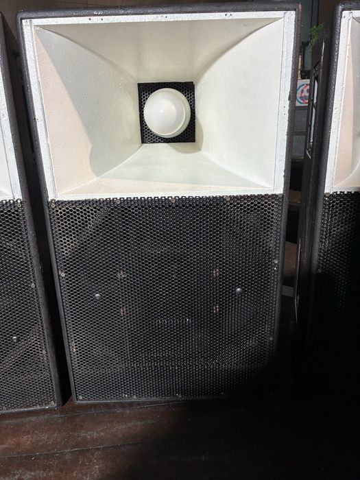 Sistema de Som EAW (lendario)