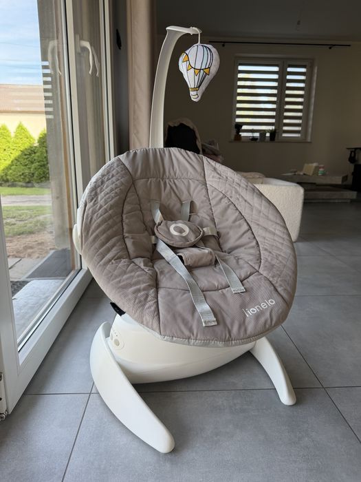 Bujaczek leżaczek elektryczny obrót 360°panel sterowania 0-9kg Lionelo Iris