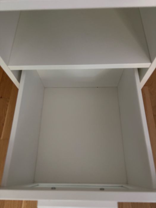 Mesa de cabeceira Brimnes branca