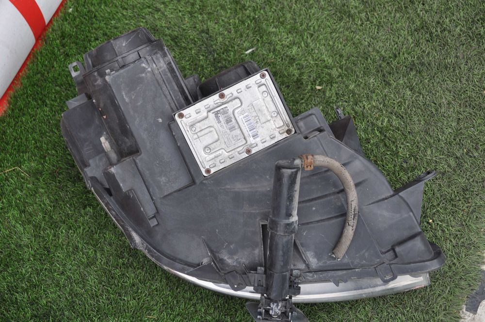 citroen C8 lampa lewa xenon nr L60249 WYSYŁKA