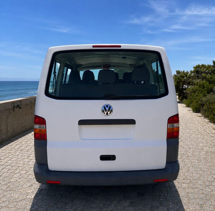 Volkswagen Transporter T5 — 04/2006 — 9 lugares Excelente Mecânica