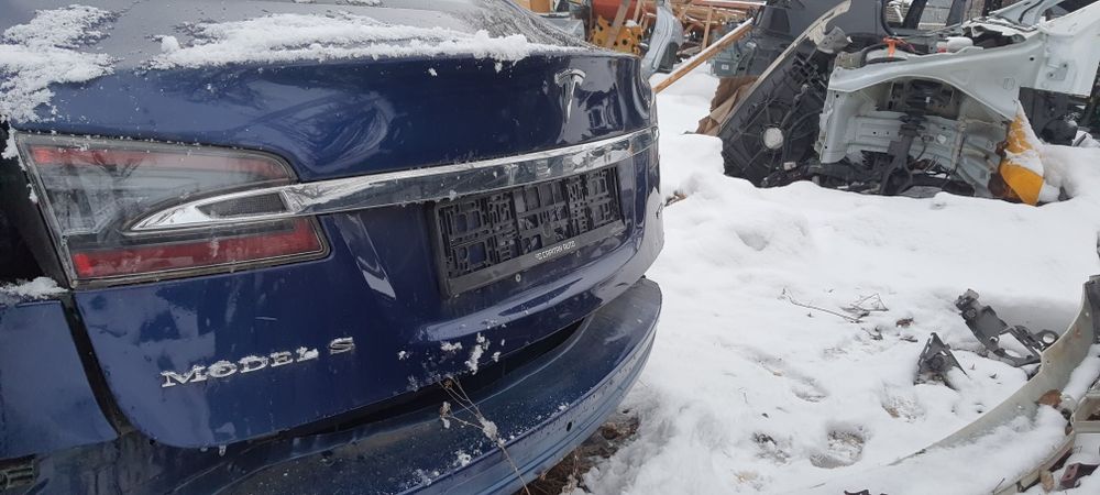 Кришка багажника Tesla model S 2012- 2021
