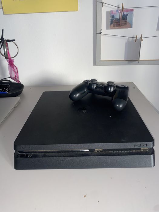 PlayStation 4 Slim 1Tb - Pouco Usada