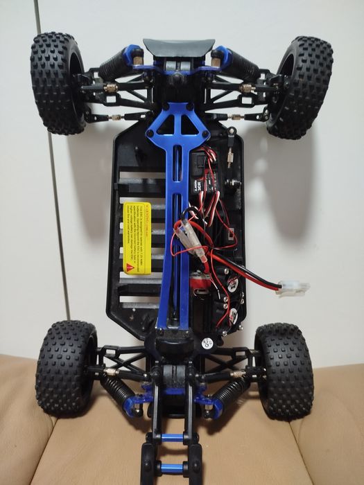 Радіокерована баггі Himoto 1/10 4WD. Шасі під відновлення / запчастини