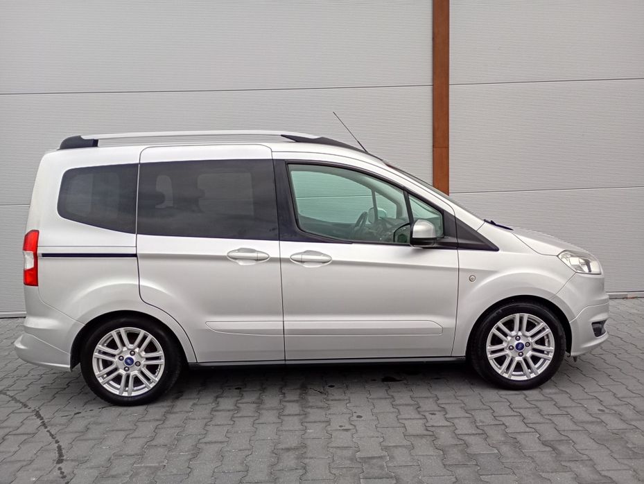 Ford tourneo courier
