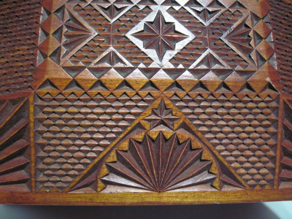 Шкатулка-ларец резная деревянная СССР