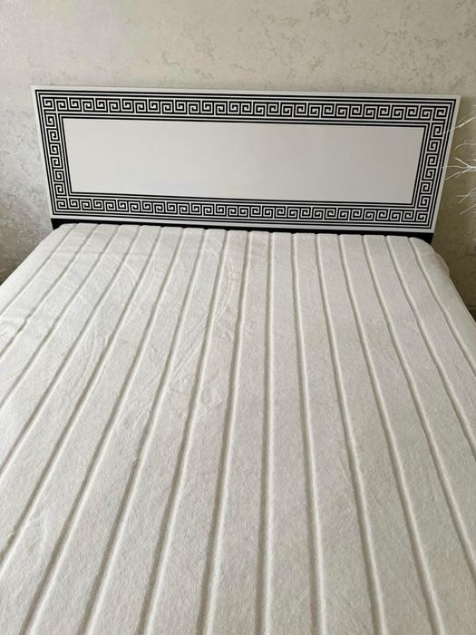 Продам ліжко без матрасу в гарному стані