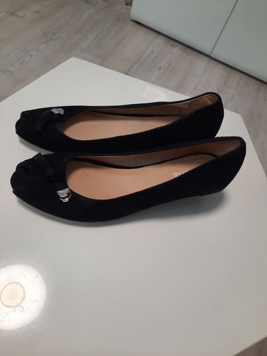 Buty Pantofle damskie zamsza naturalna rozmiar 39 . Nowe