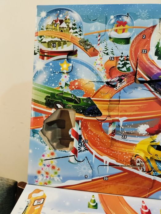 Адвент календар hot wheels