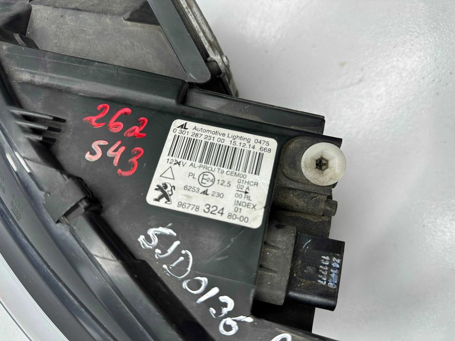 Ótica / Farol Esquerdo - Peugeot 308 II