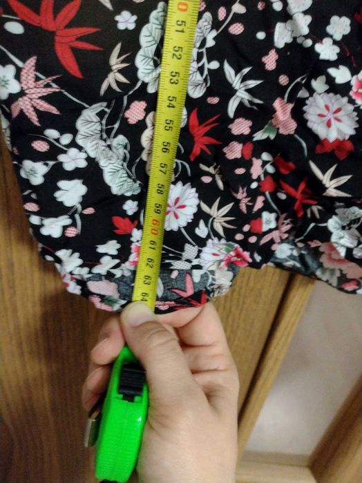 Bluzka M /L kwiatowa z wiązaniem na dekolcie