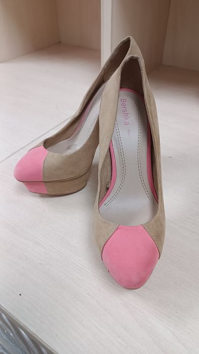 Туфли на высоком каблуке