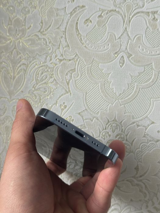 Гарний Iphone 13 Pro