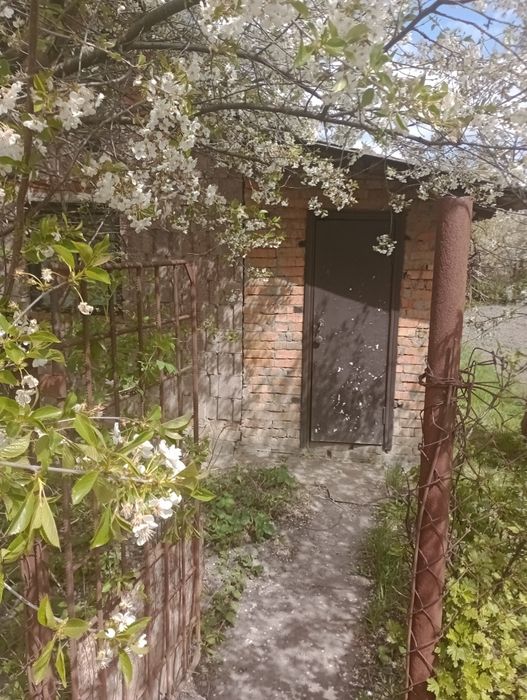 Дача продається в межах міста.
