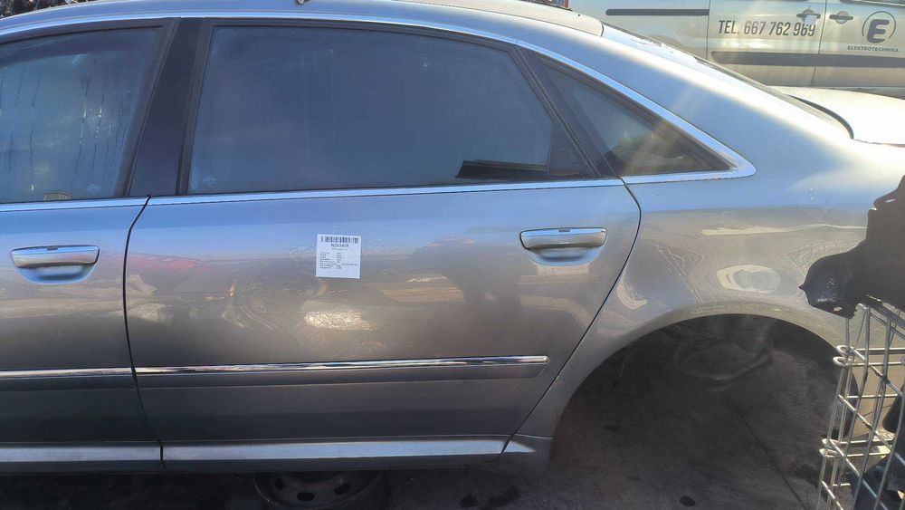 AUDI A8 D3 L 4,2 QUATTRO 2006r. Drzwi lewe i prawe tył