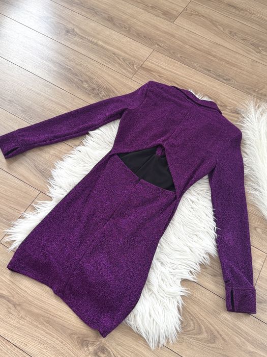 Bershka sukienka błyszcząca dekolt v