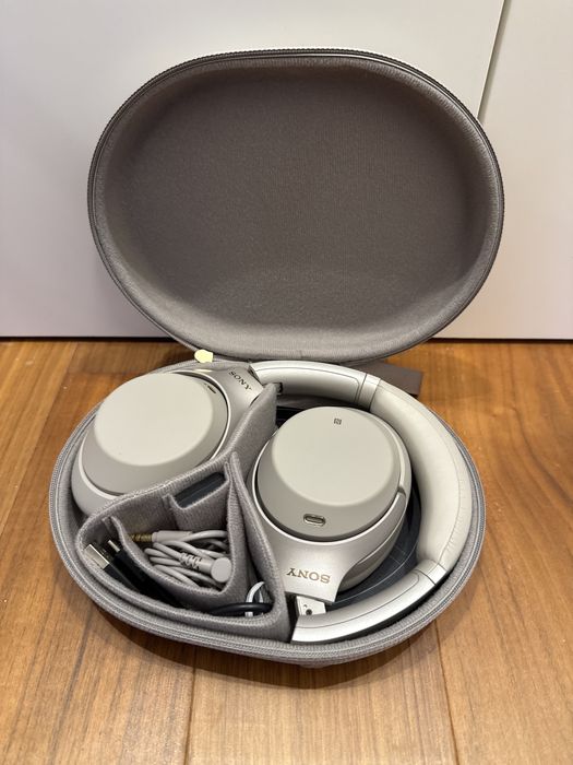 Sony headphones WH 1000X M3