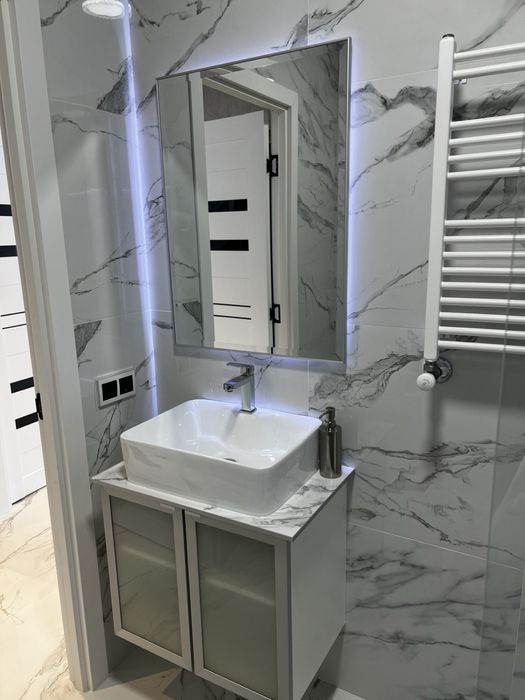 Однокімнатна квартира з ремонтом в обжитій новобудові! ЦЕНТР