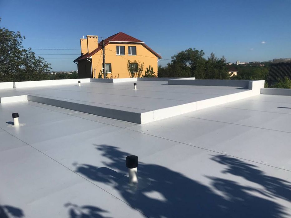 Покрівельні роботи з ПВХ мембрани