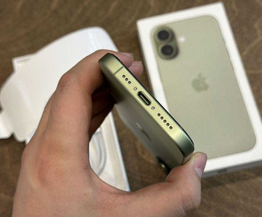 iPhone 17, 256 ГБ, SIM + eSIM