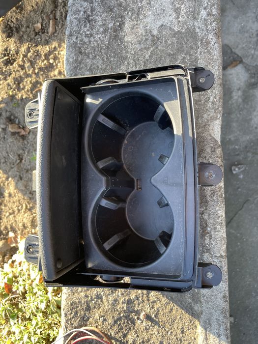 Tunel srodkowy skora cup holder podlokietnik na napoje schowek A6 c7