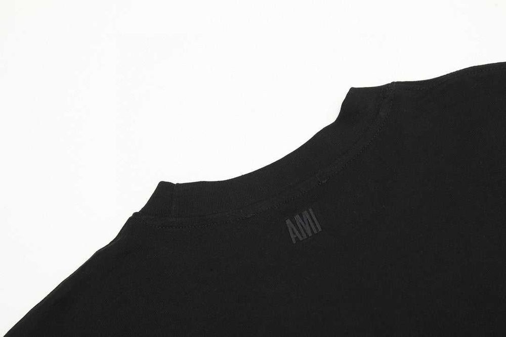 Футболка AMI Paris Ami De Coeur Embossed Heart T-Shirt Black