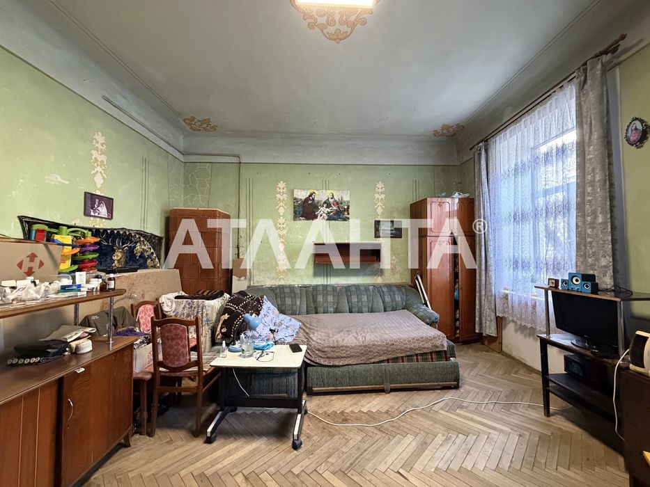 Австрійський будинок, вул. Чупринки, 25 - 4-кім квартира з двором