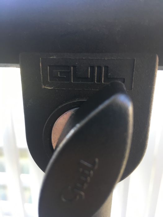 2 Tripé para microfones (Guil)