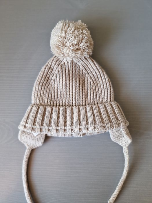 Czapka Zara beżowa z pomponem 1/3 50 cm